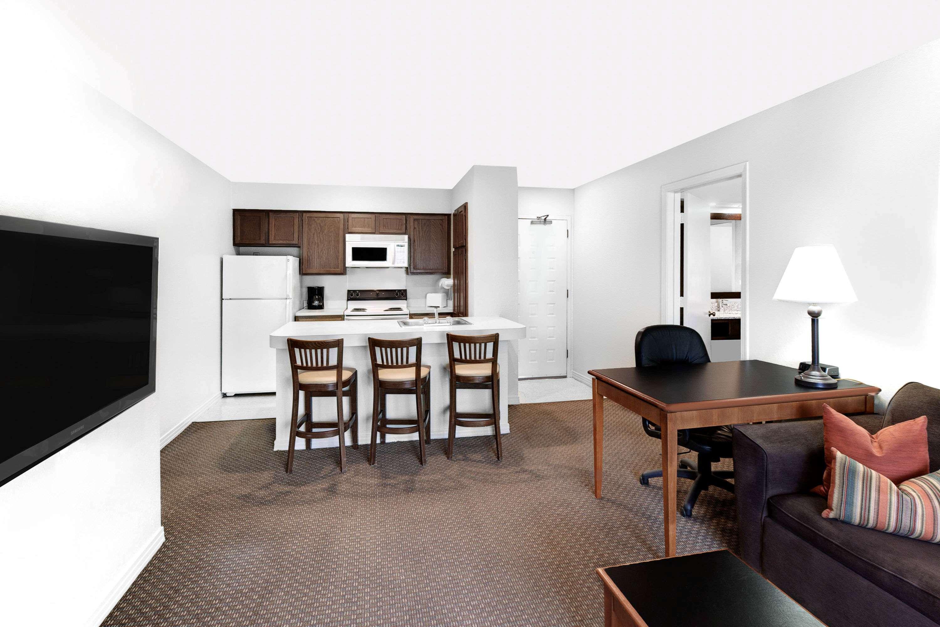 Value Suites Extended Stay - Arlington Exteriér fotografie
